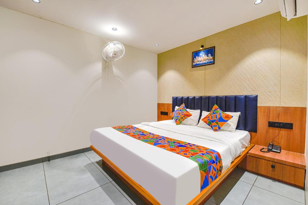 OYO 93041 Hotel Udhna Inn Surat Exterior foto