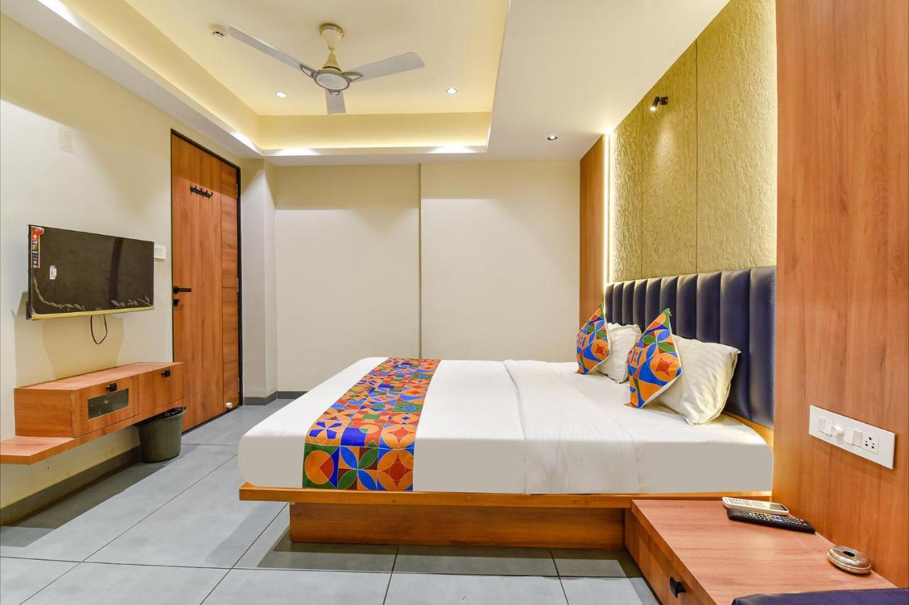 OYO 93041 Hotel Udhna Inn Surat Exterior foto